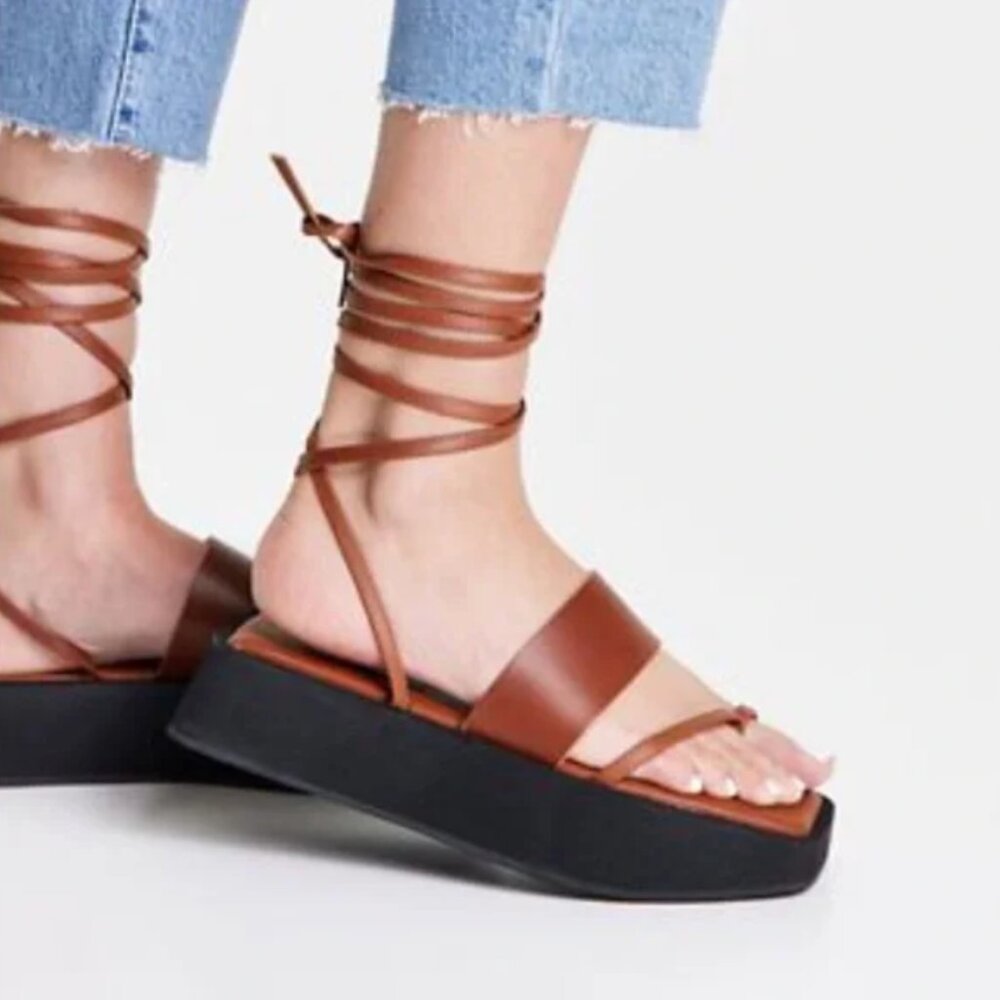 Topshop Pure Leather Strappy Chunky Sandal in Brown size 7.5 New in Box